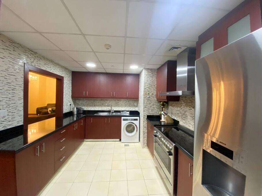 Jbr 3 Bedroom Specious Apartment Dubai